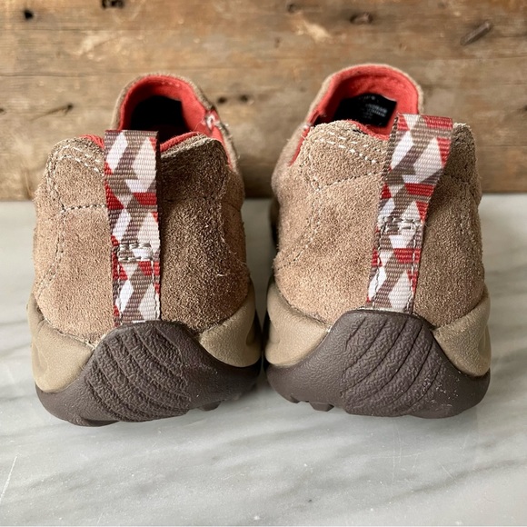 L.L.Bean• Kid’s Size 1•Tan Suede Uppers•Easy Slip-On Styling•Traction Grip Sole - Picture 5 of 9